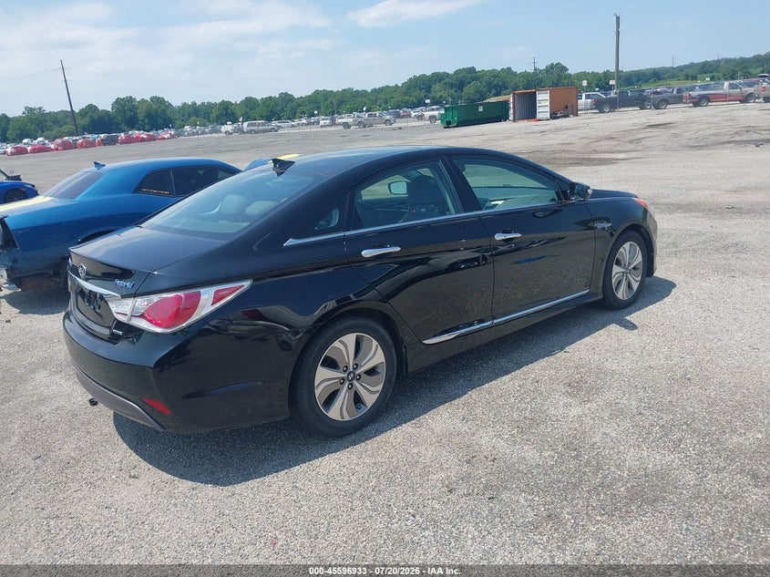 2015 Hyundai Sonata hybrid VIN KMHEC4A45FA128030 IAAI salvage auction — NORMAL WEAR, Clear (Pennsylvania), sold $475 on 2026-07-30 (photo 4)