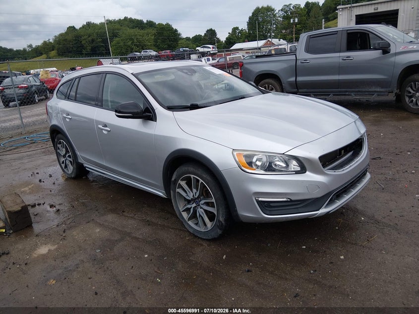 2017 Volvo V60 cross country VIN YV440MWK1H1039412 IAAI salvage auction — FRONT END, Salvage Title, sold $1,875 on 2026-08-07 (photo 1)