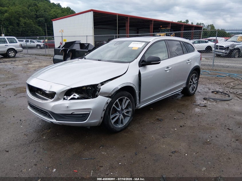 2017 Volvo V60 cross country VIN YV440MWK1H1039412 IAAI salvage auction — FRONT END, Salvage Title, sold $1,875 on 2026-08-07 (photo 2)
