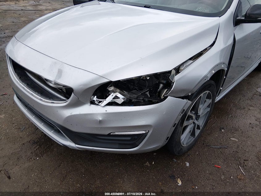2017 Volvo V60 cross country VIN YV440MWK1H1039412 IAAI salvage auction — FRONT END, Salvage Title, sold $1,875 on 2026-08-07 (photo 6)