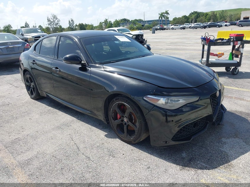 2018 Alfa romeo Giulia VIN ZARFAEBN1J7566504 IAAI salvage auction — NORMAL WEAR, Clear (Florida), sold $525 on 2026-08-13 (photo 1)