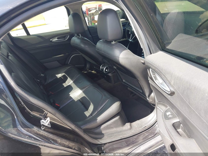 2018 Alfa romeo Giulia VIN ZARFAEBN1J7566504 IAAI salvage auction — NORMAL WEAR, Clear (Florida), sold $525 on 2026-08-13 (photo 8)