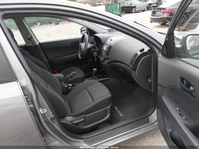 2010 Hyundai Elantra VIN KMHDB8AE0AU075601 IAAI salvage auction — NORMAL WEAR, Clear (Pennsylvania), sold $500 on 2026-07-11 (photo 5)