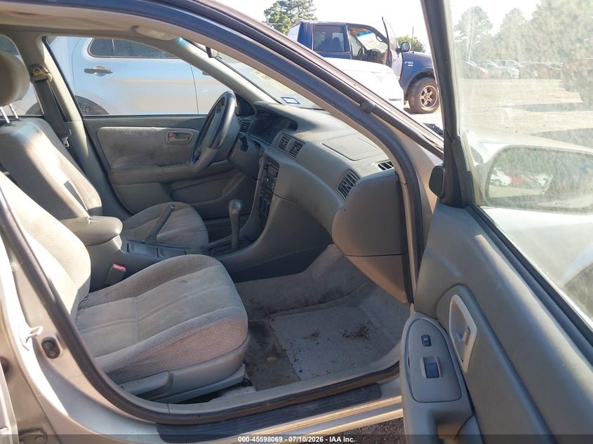2000 Toyota Camry VIN JT2BG22K3Y0492235 IAAI salvage auction — NORMAL WEAR, Original (Texas), sold $450 on 2026-07-16 (photo 5)