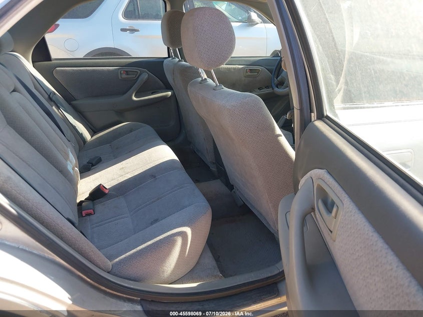 2000 Toyota Camry VIN JT2BG22K3Y0492235 IAAI salvage auction — NORMAL WEAR, Original (Texas), sold $450 on 2026-07-16 (photo 8)