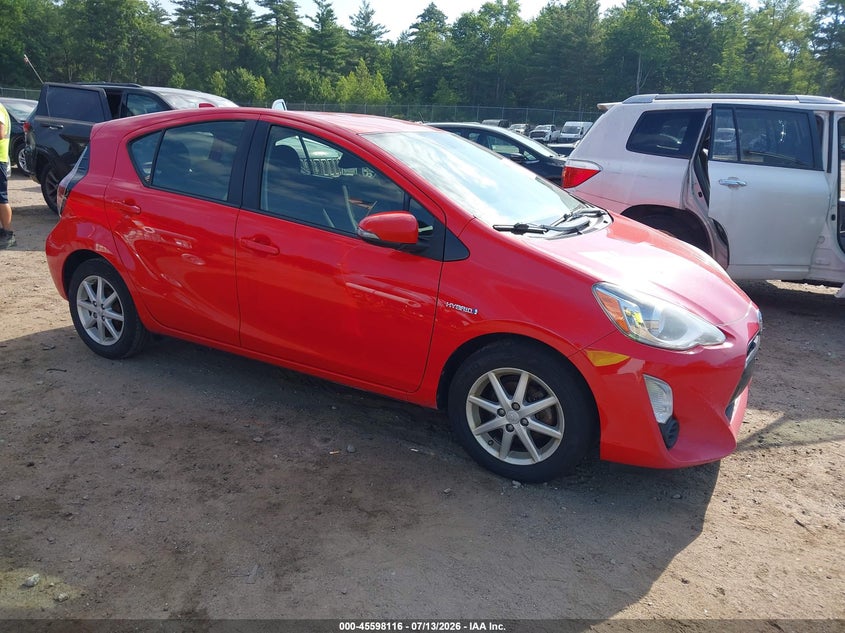 2015 Toyota Prius c VIN JTDKDTB36F1102394 IAAI salvage auction — NORMAL WEAR, Clear (Massachusetts), sold $1,300 on 2026-07-20 (photo 1)