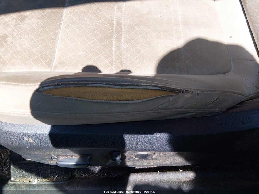 2017 Kia Sorento VIN 5XYPG4A33HG241552 IAAI salvage auction — NORMAL WEAR, Repossession Paperwork (South Carolina), sold $25 on 2026-07-28 (photo 6)