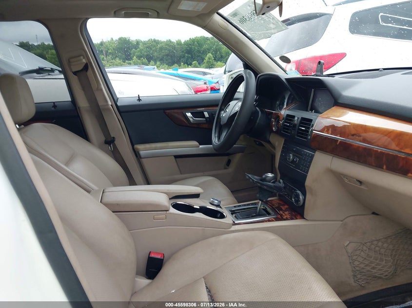 2010 Mercedes-benz Glk-class VIN WDCGG8HB5AF309857 IAAI salvage auction — NORMAL WEAR, Repossession Paperwork (South Carolina), sold $725 on 2026-08-04 (photo 5)