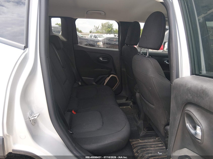 2017 Jeep Renegade VIN ZACCJBBB1HPG05638 IAAI salvage auction — NORMAL WEAR, Original (Texas), sold $25 on 2026-07-29 (photo 8)