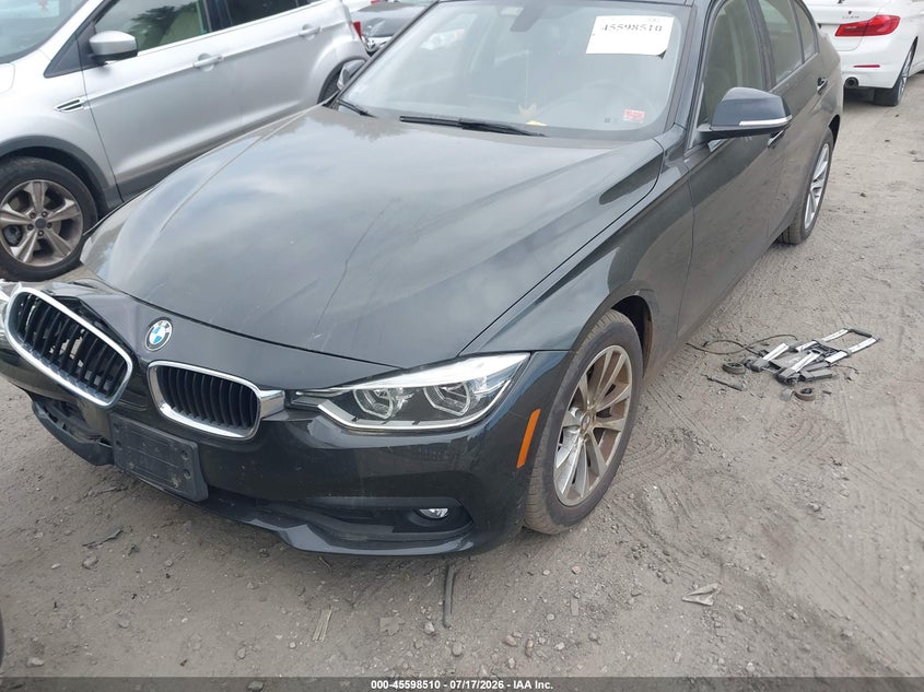 2018 BMW 3er VIN WBA8A3C56JA494754 IAAI salvage auction — RIGHT FRONT, Wait Title, sold $5,200 on 2026-08-18 (photo 2)