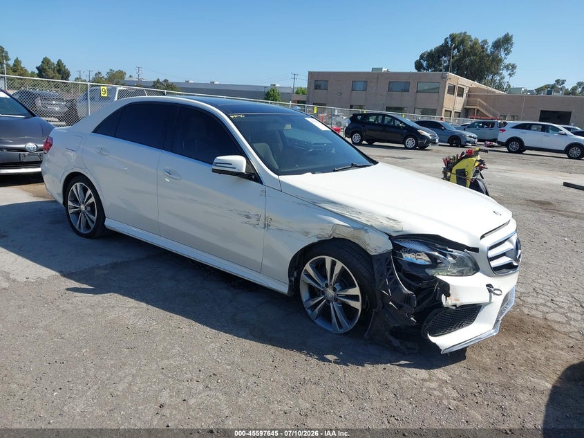 2016 Mercedes-benz E-klasse VIN WDDHF5KB4GB259396 IAAI salvage auction — RIGHT FRONT, Salvage (California), sold $3,900 on 2026-08-11 (photo 1)
