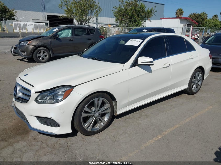 2016 Mercedes-benz E-klasse VIN WDDHF5KB4GB259396 IAAI salvage auction — RIGHT FRONT, Salvage (California), sold $3,900 on 2026-08-11 (photo 2)