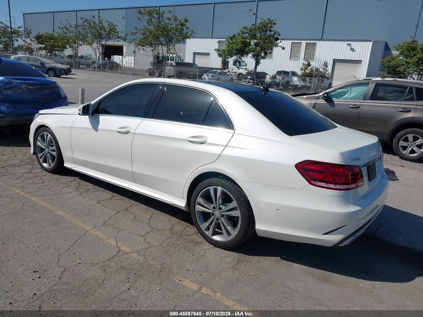 2016 Mercedes-benz E-klasse VIN WDDHF5KB4GB259396 IAAI salvage auction — RIGHT FRONT, Salvage (California), sold $3,900 on 2026-08-11 (photo 3)