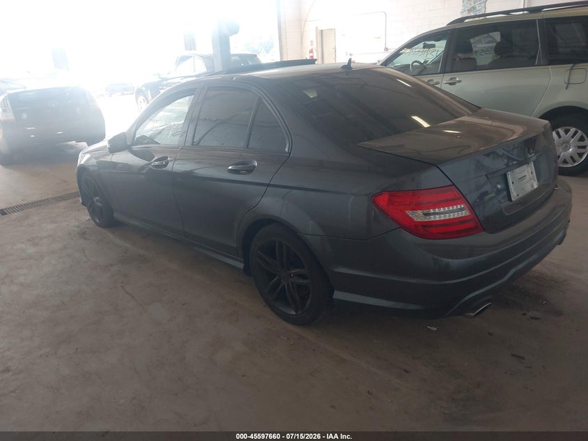2013 Mercedes-benz C-klasse VIN WDDGF8AB8DR245325 IAAI salvage auction — NORMAL WEAR, Clear (Montana), sold $1,475 on 2026-08-13 (photo 3)
