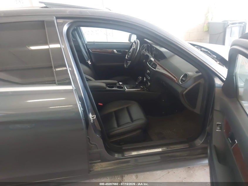 2013 Mercedes-benz C-klasse VIN WDDGF8AB8DR245325 IAAI salvage auction — NORMAL WEAR, Clear (Montana), sold $1,475 on 2026-08-13 (photo 5)
