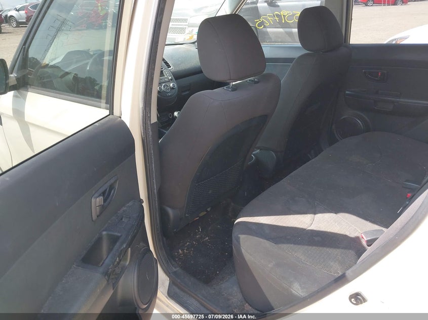 2012 Kia Soul VIN KNDJT2A51C7464220 IAAI salvage auction — NORMAL WEAR, Clear (Indiana), sold $675 on 2026-07-29 (photo 8)