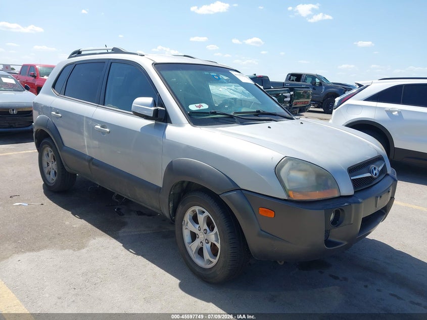 2009 Hyundai Tucson VIN KM8JN12D29U113669 IAAI salvage auction — NORMAL WEAR, Clear (Texas), sold $250 on 2026-07-30 (photo 1)