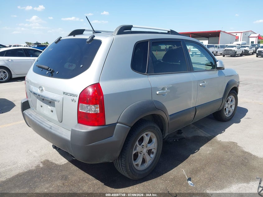 2009 Hyundai Tucson VIN KM8JN12D29U113669 IAAI salvage auction — NORMAL WEAR, Clear (Texas), sold $250 on 2026-07-30 (photo 4)