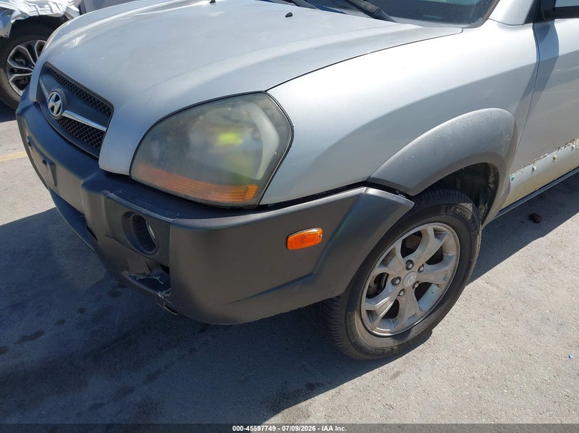 2009 Hyundai Tucson VIN KM8JN12D29U113669 IAAI salvage auction — NORMAL WEAR, Clear (Texas), sold $250 on 2026-07-30 (photo 6)