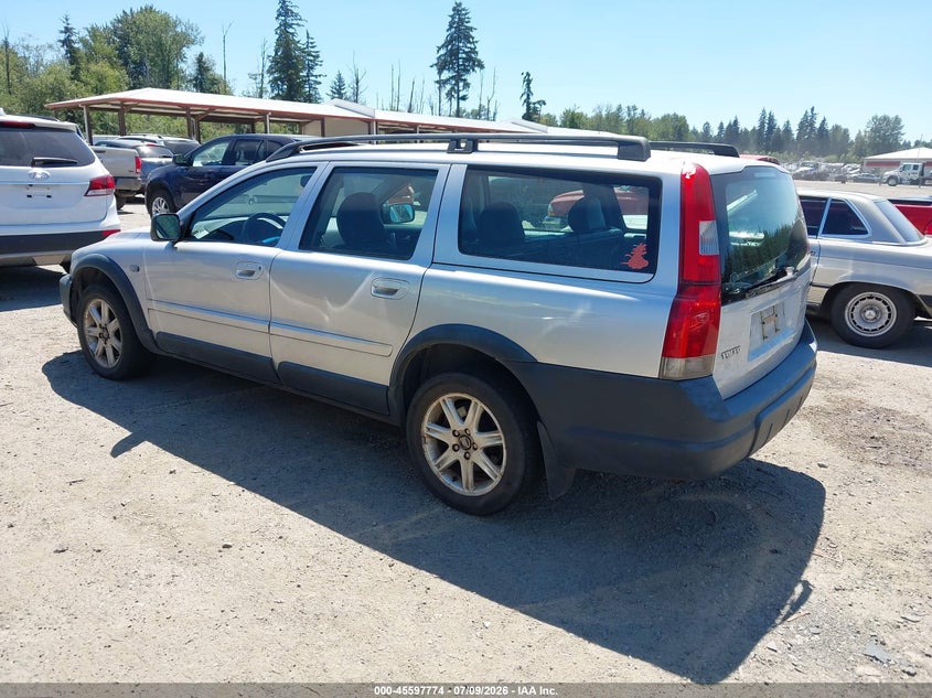 2002 Volvo V70 VIN YV1SZ58D521068854 IAAI salvage auction — NORMAL WEAR, Clear (Washington), sold $375 on 2026-07-29 (photo 3)
