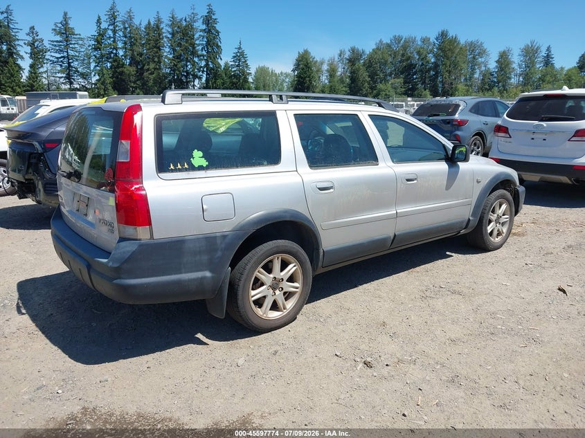2002 Volvo V70 VIN YV1SZ58D521068854 IAAI salvage auction — NORMAL WEAR, Clear (Washington), sold $375 on 2026-07-29 (photo 4)