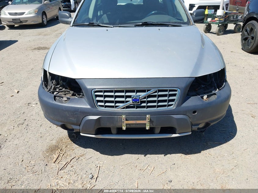 2002 Volvo V70 VIN YV1SZ58D521068854 IAAI salvage auction — NORMAL WEAR, Clear (Washington), sold $375 on 2026-07-29 (photo 6)