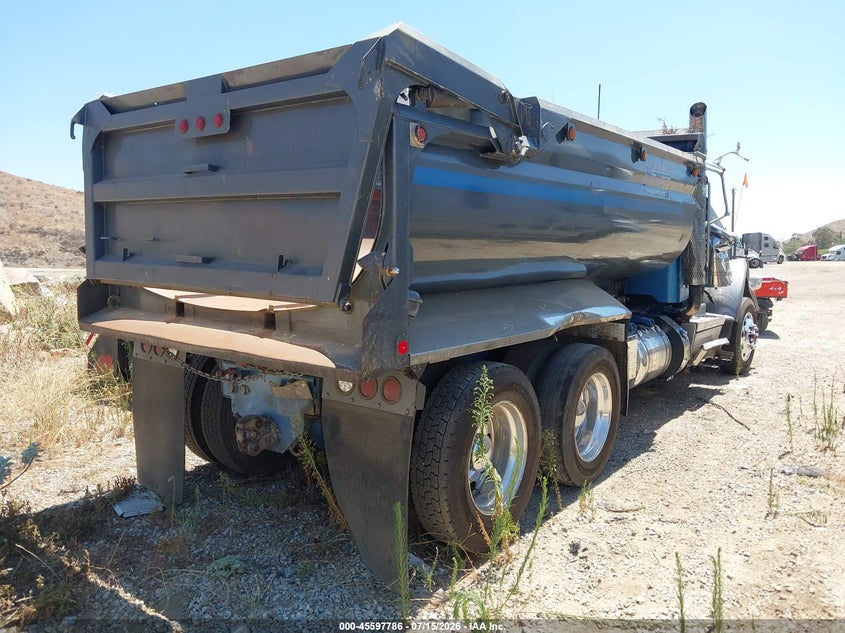 2019 Peterbilt 389 VIN 1NPXL49X5KD612695 IAAI salvage auction — ROLLOVER, Salvage (California), sold $19,200 on 2026-08-26 (photo 4)