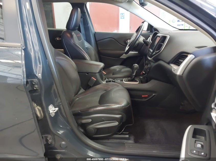 2018 Jeep Cherokee VIN 1C4PJMBB7JD580181 IAAI salvage auction — FRONT END, Salvage Title, sold $4,350 on 2026-08-20 (photo 5)