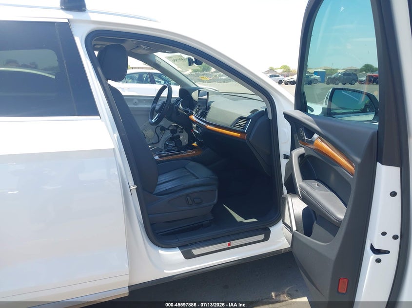 2023 Audi Q5 VIN WA1EAAFY9P2053827 IAAI salvage auction — LEFT FRONT, Salvage Title, sold $12,300 on 2026-07-31 (photo 5)