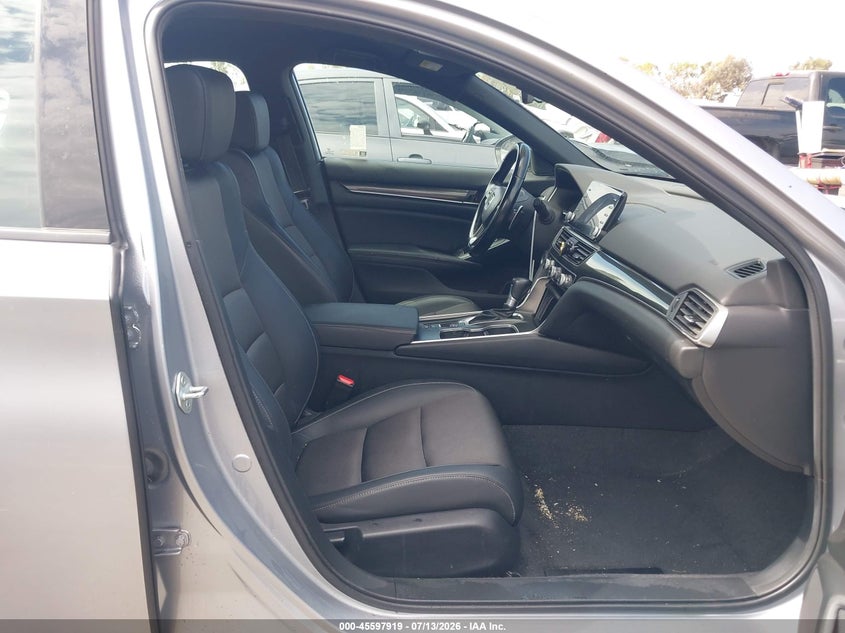 2022 Honda Accord VIN 1HGCV1F36NA095804 IAAI salvage auction — REAR END, Wait Title, sold $5,700 on 2026-10-05 (photo 5)