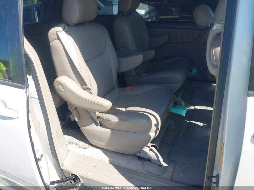 2006 Toyota Sienna VIN 5TDZA22C56S525603 IAAI salvage auction — NORMAL WEAR, Clear (Washington), sold $1,075 on 2026-07-17 (photo 8)