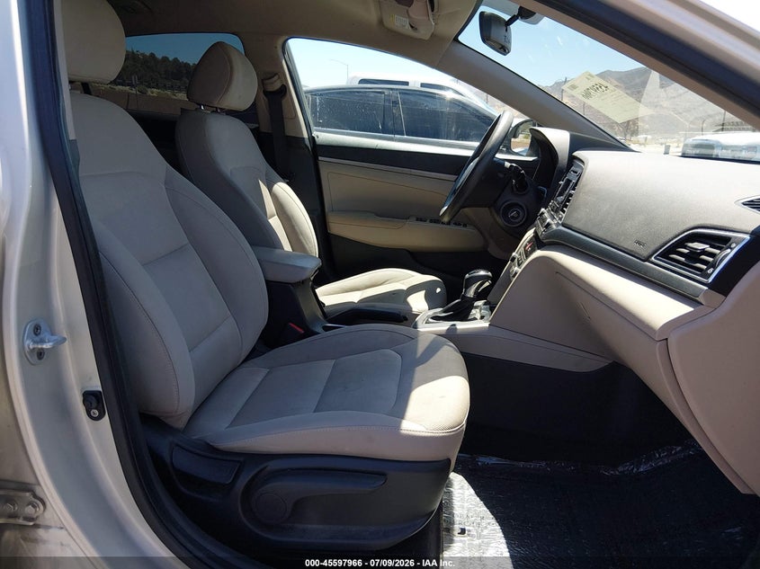 2017 Hyundai Elantra VIN KMHD74LF8HU084380 IAAI salvage auction — NORMAL WEAR, Clear (California), sold $2,150 on 2026-07-15 (photo 5)