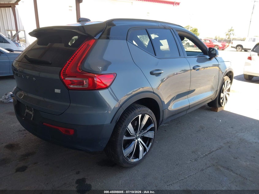 2021 Volvo Xc40 VIN YV4ED3URXM2583222 IAAI salvage auction — LEFT SIDE, Salvage (California), sold $8,050 on 2026-08-13 (photo 4)
