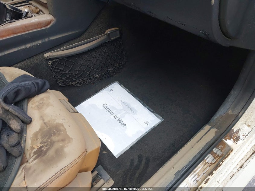 2012 Mercedes-benz E-klasse VIN WDDHH8JB2CA579474 IAAI salvage auction — WATER/FLOOD, Salvage Title, sold $700 on 2026-08-03 (photo 6)