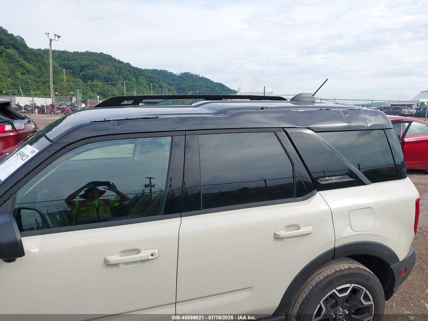 2025 Ford Bronco sport VIN 3FMCR9CN4SRE63935 IAAI salvage auction — ROOF, Salvage Title, sold $13,100 on 2026-07-28 (photo 6)