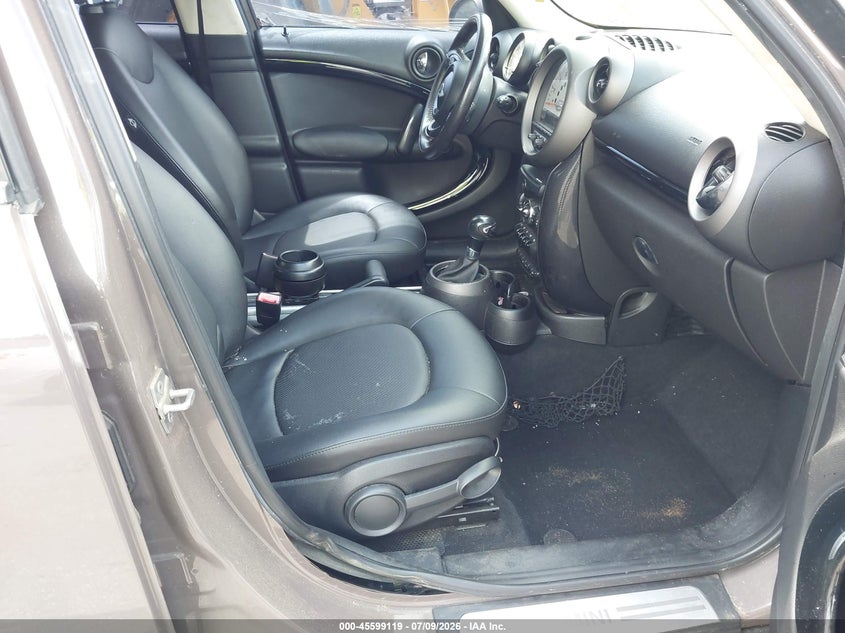 2012 Mini VIN WMWZB3C50CWM02836 IAAI salvage auction — NORMAL WEAR, Salvage Title, sold $300 on 2026-07-29 (photo 5)