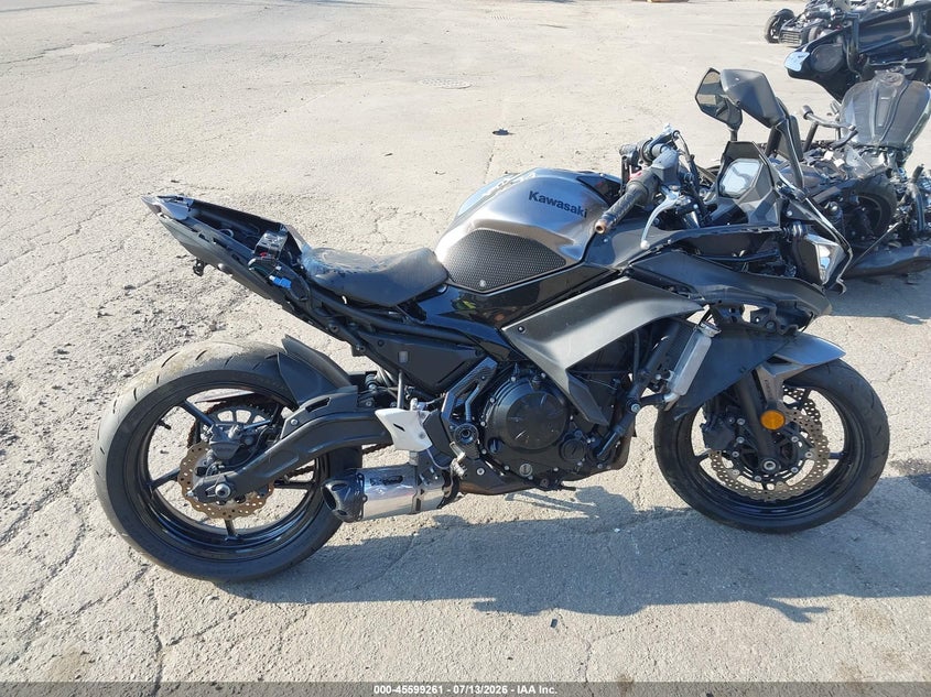 2021 Kawasaki Ninja VIN ML5EXEM16MDA31069 IAAI salvage auction — NORMAL WEAR, Clear (New York), sold $25 on 2026-07-21 (photo 8)