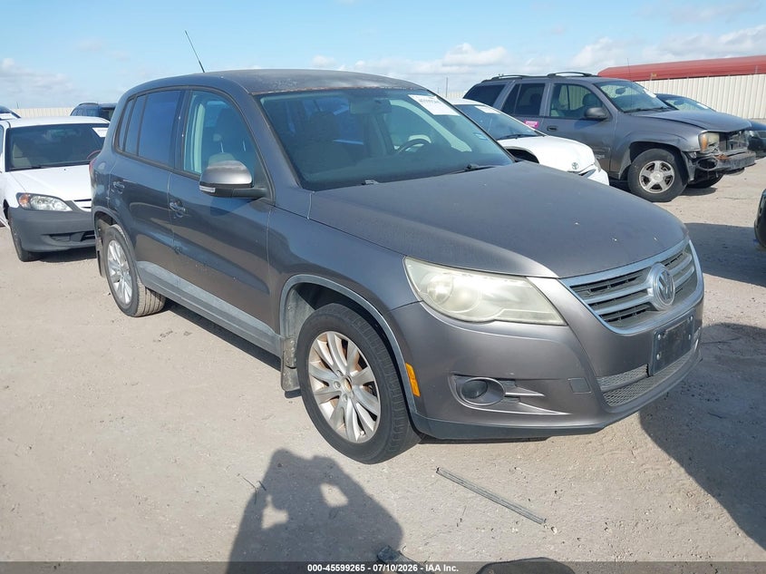 2010 Volkswagen Tiguan VIN WVGAV7AX1AW514508 IAAI salvage auction — NORMAL WEAR, Original (Texas), sold $300 on 2026-07-29 (photo 1)
