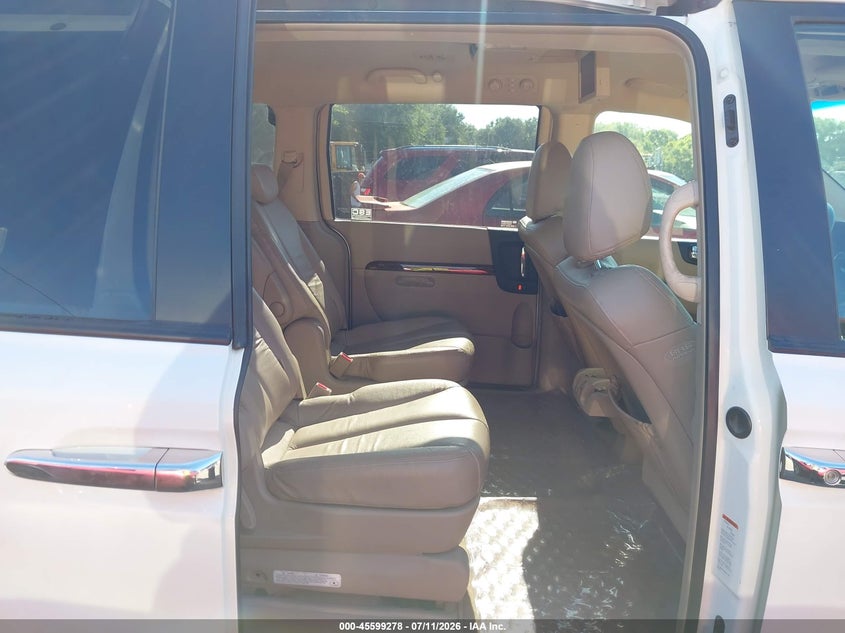 2007 Hyundai Entourage VIN KNDMC233176037950 IAAI salvage auction — NORMAL WEAR, Clear (Kansas), sold $575 on 2026-07-22 (photo 8)