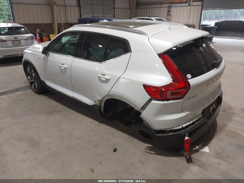 2023 Volvo Xc40 VIN YV4L12UN9P2932222 IAAI salvage auction — REAR END, Salvage Title, sold $8,100 on 2026-08-01 (photo 3)