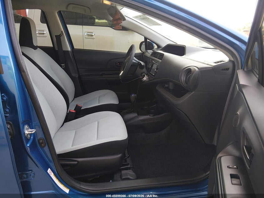 2016 Toyota Prius c VIN JTDKDTB3XG1121595 IAAI salvage auction — REAR END, Salvage Title, sold $1,050 on 2026-07-28 (photo 5)