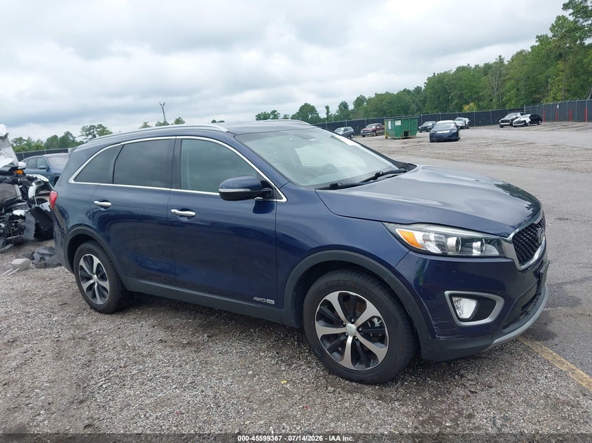 2017 Kia Sorento VIN 5XYPHDA52HG303893 IAAI salvage auction — FRONT & REAR, Salvage (South Carolina), sold $2,950 on 2026-08-01 (photo 1)