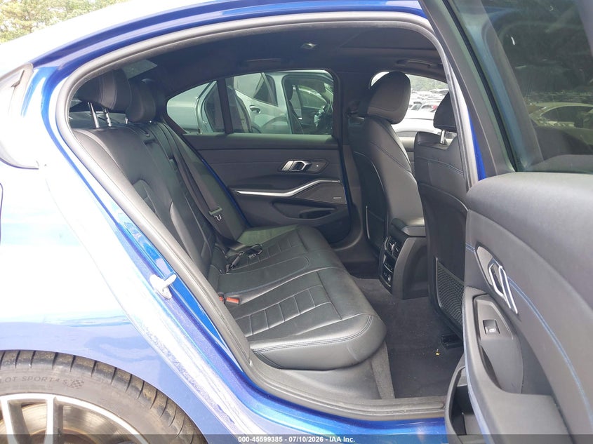 2020 BMW 3er VIN WBA5U9C02LA380268 IAAI salvage auction — FRONT & REAR, Salvage Title, sold $19,350 on 2026-09-01 (photo 8)