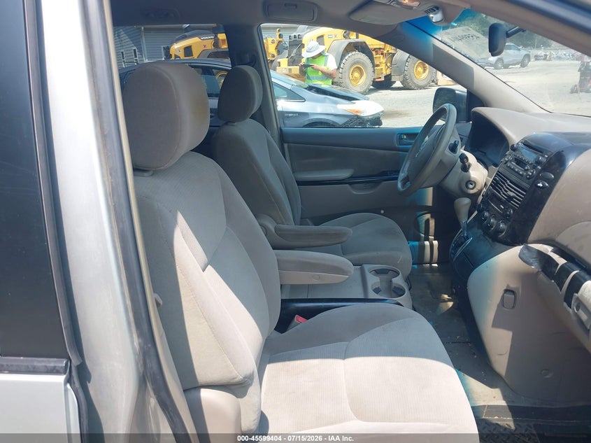 2004 Toyota Sienna VIN 5TDZA23C84S190445 IAAI salvage auction — NORMAL WEAR, Original (Ohio), sold $750 on 2026-07-20 (photo 5)