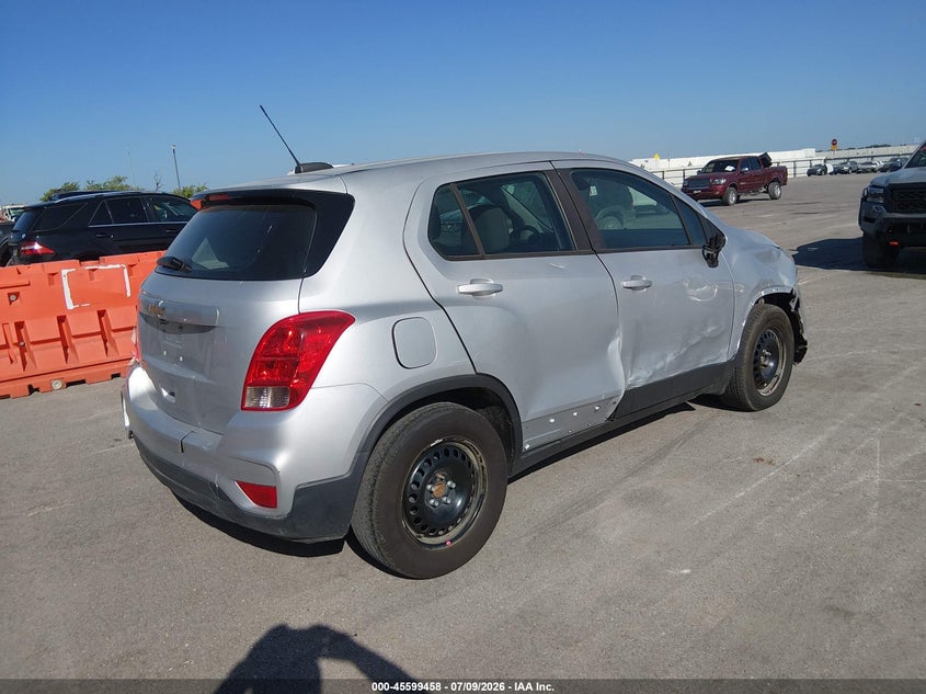2018 Chevrolet Trax VIN 3GNCJKSB1JL217928 IAAI salvage auction — LEFT & RIGHT, Salvage Title, sold $1,275 on 2026-08-19 (photo 4)