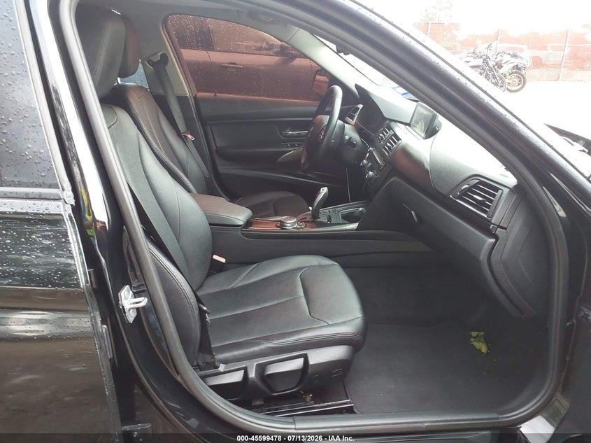 2015 BMW 3er VIN WBA3B1G58FNT04426 IAAI salvage auction — LEFT FRONT, Original (Texas), sold $2,550 on 2026-08-13 (photo 5)
