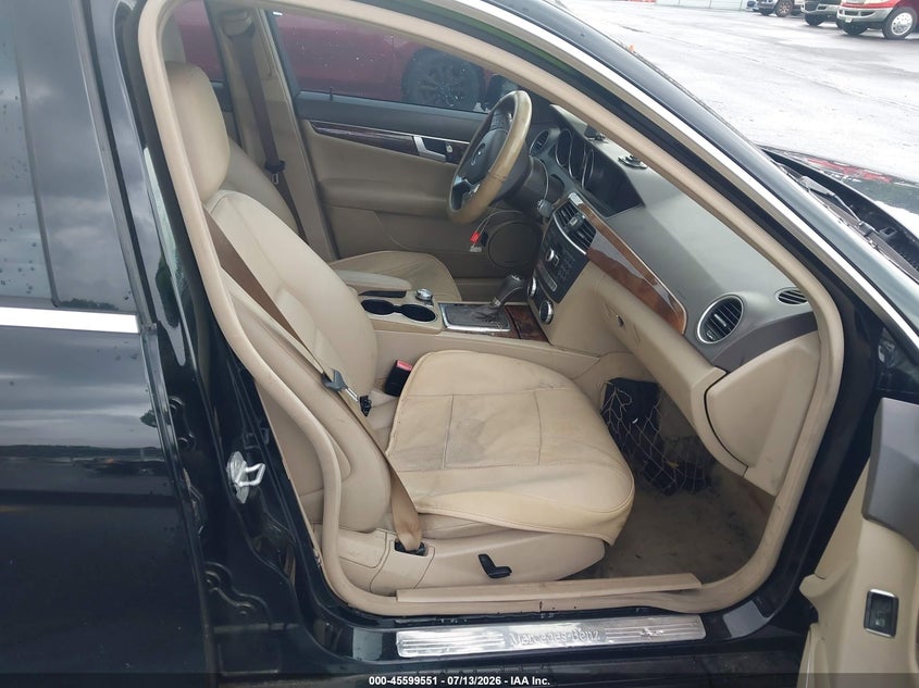 2012 Mercedes-benz C-klasse VIN WDDGF4HB7CA603140 IAAI salvage auction — NORMAL WEAR, Clear (Georgia), sold $400 on 2026-07-29 (photo 5)