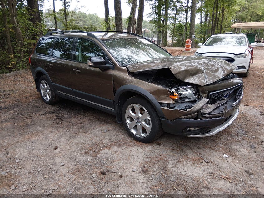 2016 Volvo Xc70 VIN YV4612NX1G1269201 IAAI salvage auction — FRONT & REAR, Wait Title, sold $750 on 2026-08-05 (photo 1)