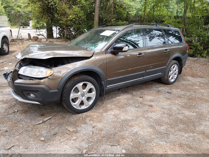 2016 Volvo Xc70 VIN YV4612NX1G1269201 IAAI salvage auction — FRONT & REAR, Wait Title, sold $750 on 2026-08-05 (photo 2)