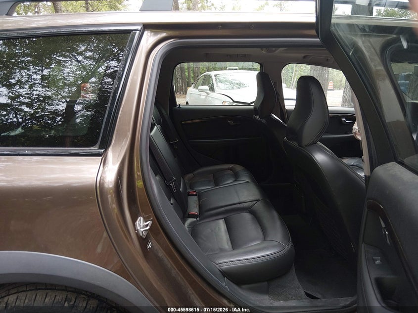 2016 Volvo Xc70 VIN YV4612NX1G1269201 IAAI salvage auction — FRONT & REAR, Wait Title, sold $750 on 2026-08-05 (photo 8)